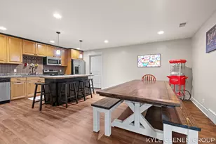 564 Blackstone St, Holland, MI 49423 - Photo 8