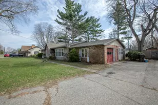 81 Maple Ln, Coldwater, MI 49036 - Photo 4