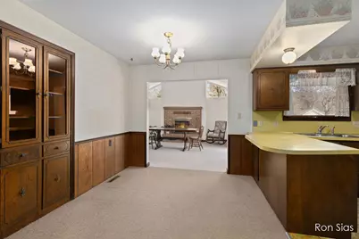 17075 Lakeview Road, Holland, MI 49424 - Photo 8
