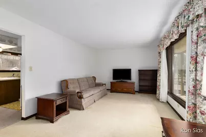 17075 Lakeview Road, Holland, MI 49424 - Photo 4