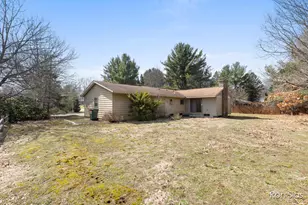 17075 Lakeview Rd, Holland, MI 49424 - Photo 20