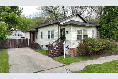 909 N Granger Street, Saginaw, MI 48602 - Photo 1