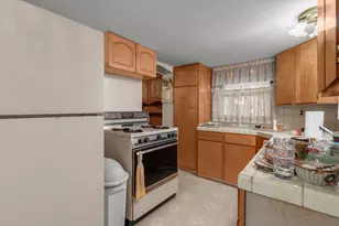 26204 Doxtator St, Dearborn Heights, MI 48127 - Photo 28