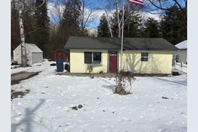 4811 S 33 1/2 Road, Cadillac, MI 49601 - Photo 1