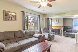 207 Bidwell St, Tecumseh, MI 49286 - Photo 2