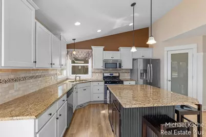 7532 Waterline Drive, Allendale, MI 49401 - Photo 10