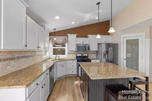 7532 Waterline Dr, Allendale, MI 49401 - Photo 10