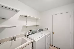 28849 Hearthstone Dr, Novi, MI 48377 - Photo 20