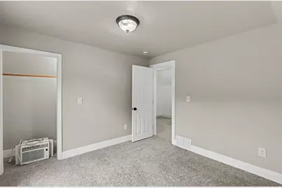 239 E Isabella Avenue, Muskegon, MI 49442 - Photo 26