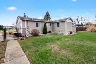 1764 Sheick Rd, Monroe, MI 48162 - Photo 16