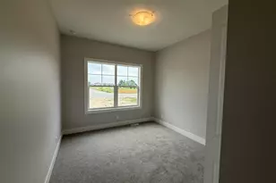 11665 Cherrybud Dr, Holland, MI 49424 - Photo 8
