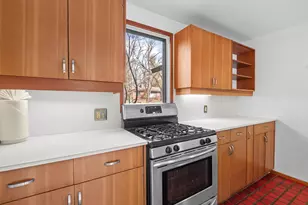 374 Hilldale Dr, Ann Arbor, MI 48105 - Photo 16