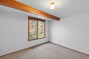 374 Hilldale Dr, Ann Arbor, MI 48105 - Photo 22