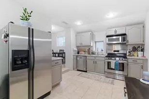 2428 Edgewood Dr, Kalamazoo, MI 49008 - Photo 10