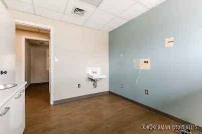 4260 Plainfield Avenue NE, Grand Rapids, MI 49525 - Photo 10