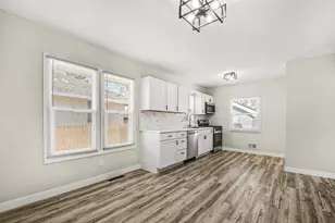 911 Hickory St, Niles, MI 49120 - Photo 8