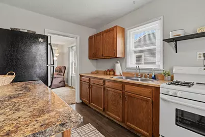 91 N Cedar Avenue, Battle Creek, MI 49037 - Photo 8