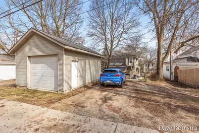 737 Clancy Avenue NE, Grand Rapids, MI 49503 - Photo 4