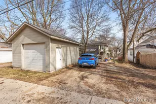 737 Clancy Ave NE, Grand Rapids, MI 49503 - Photo 4