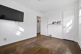 24883 Brittany Ave, Eastpointe, MI 48021 - Photo 16