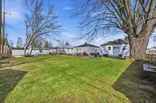 24883 Brittany Ave, Eastpointe, MI 48021 - Photo 6