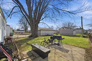 24883 Brittany Ave, Eastpointe, MI 48021 - Photo 4