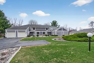 2786 Walden Woods Blvd, Jackson, MI 49201 - Photo 2
