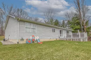 129 Robin Dr, Coldwater, MI 49036 - Photo 2