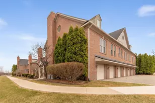 5588 Hampshire Ln, Ypsilanti, MI 48197 - Photo 2