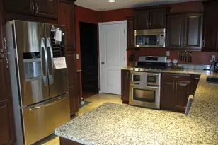 1604 Peggy Pl, Lansing, MI 48910 - Photo 8