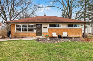 260 Kenyon Dr, Troy, MI 48083 - Photo 2