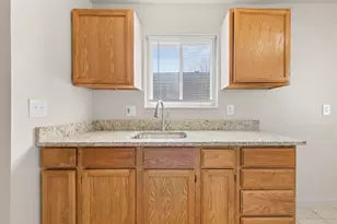 6469 Troy St, Taylor, MI 48180 - Photo 10