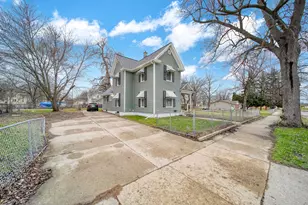 826 Carl Breeding Wy, Jackson, MI 49203 - Photo 4