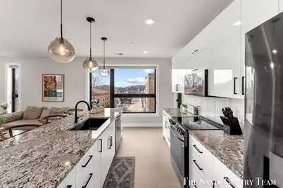 300 Washington Avenue #Unit 16, Grand Haven, MI 49417 - Photo 10