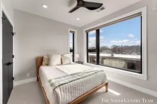 300 Washington Ave, Grand Haven, MI 49417 - Photo 34