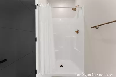 300 Washington Avenue #Unit 16, Grand Haven, MI 49417 - Photo 32