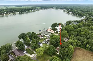 23836 N Shore Dr, Edwardsburg, MI 49112 - Photo 4