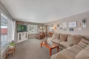 23836 N Shore Dr, Edwardsburg, MI 49112 - Photo 6