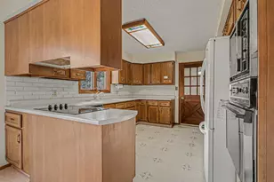 50507 Pleasant St, Dowagiac, MI 49047 - Photo 10