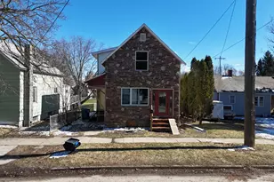 519 Davis St, Manistee, MI 49660 - Photo 34