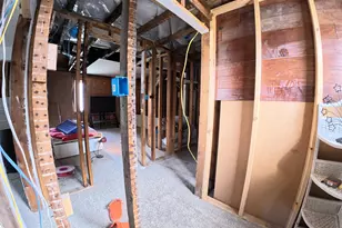 519 Davis St, Manistee, MI 49660 - Photo 20