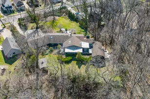 711 Kingsley Ave, Saint Joseph, MI 49085 - Photo 2