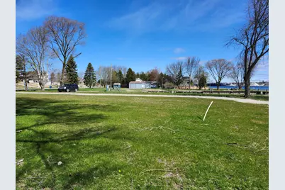 846 S Lakeshore Drive #2, Ludington, MI 49431 - Photo 8