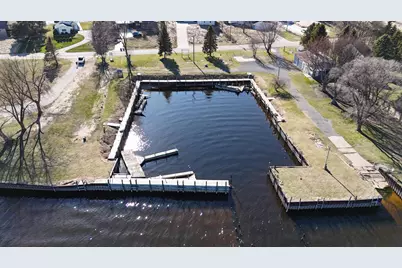 846 S Lakeshore Drive #2, Ludington, MI 49431 - Photo 22