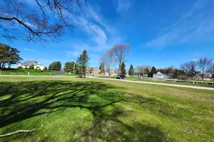 846 S Lakeshore Dr, Ludington, MI 49431 - Photo 4