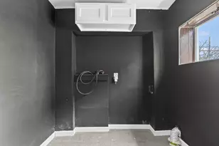 365 Kendall St N, Battle Creek, MI 49037 - Photo 4