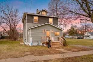 365 Kendall St N, Battle Creek, MI 49037 - Photo 2