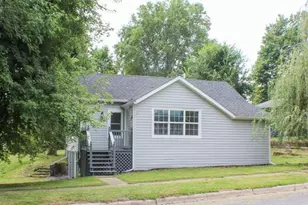 303 W Alexander St, Buchanan, MI 49107 - Photo 1