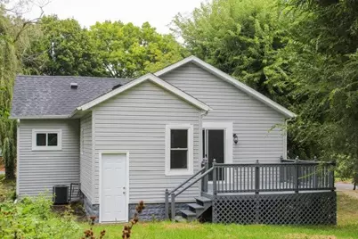 303 W Alexander Street, Buchanan, MI 49107 - Photo 2