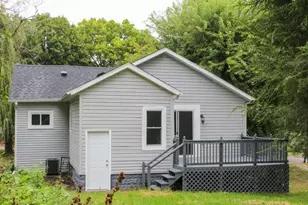 303 W Alexander St, Buchanan, MI 49107 - Photo 2